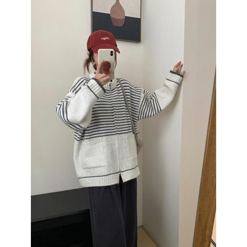 

Осень и зима новый полосатый вязаный свитер женский кардиган новый свободный ленивый ветер контрастный цвет свитер куртка One Size