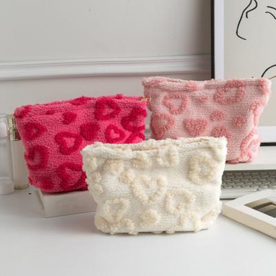 Fuzzy Heart Cosmetic Pouch Girls Cute Heart Pattern Makeup Bag Women Plush Clutch Zippered Storage Bag for Cosmetics Jewelry