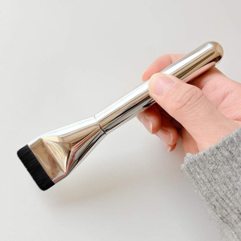 Wide Pore Cover Foundation Brush