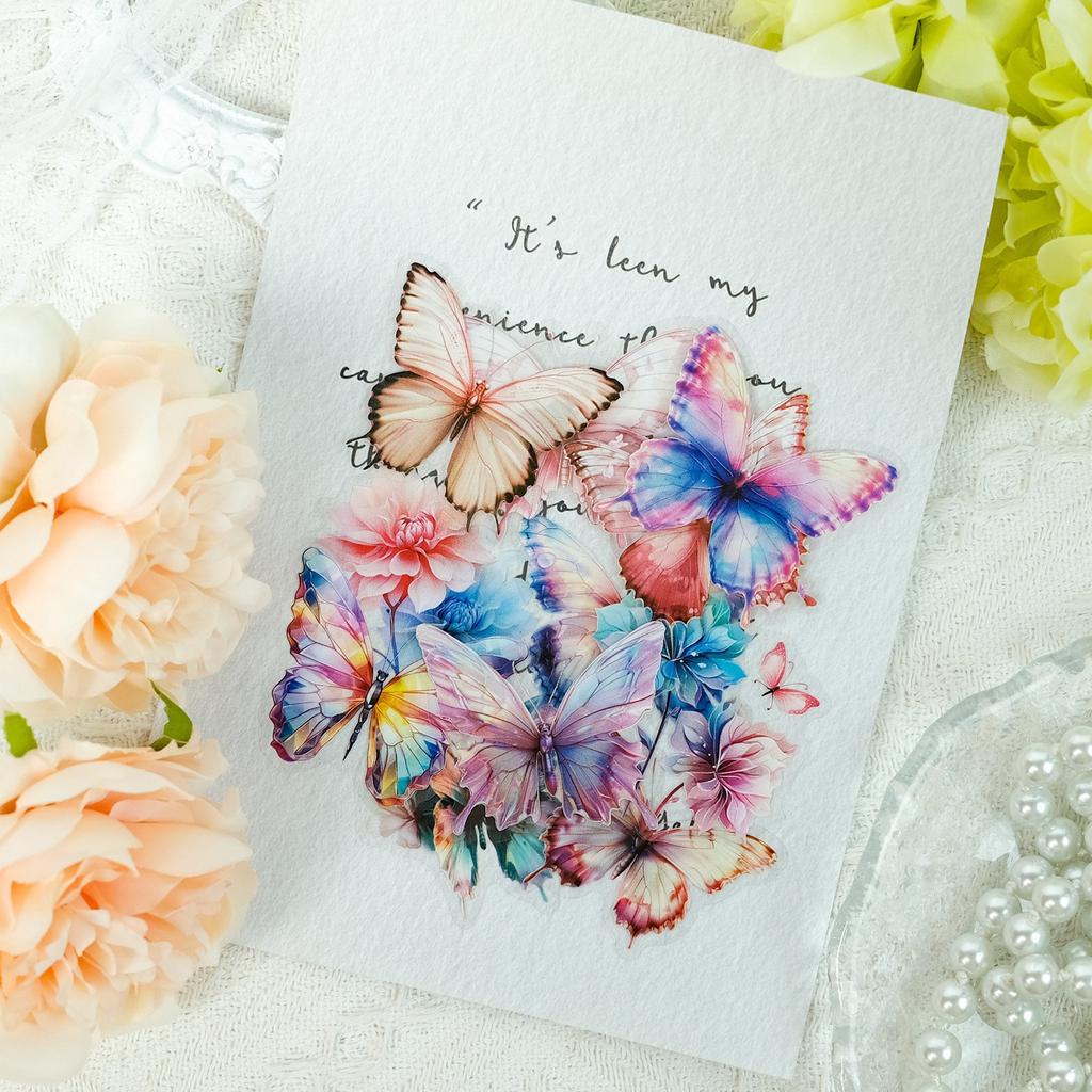 50 PET Farbige Schmetterlingsaufkleber Wasserdichte Aufkleber DIY Wasserbecheraufkleber Handyhülle Dekoration Niedliche Kleine Aufkleber Schmetterlingsaufkleber