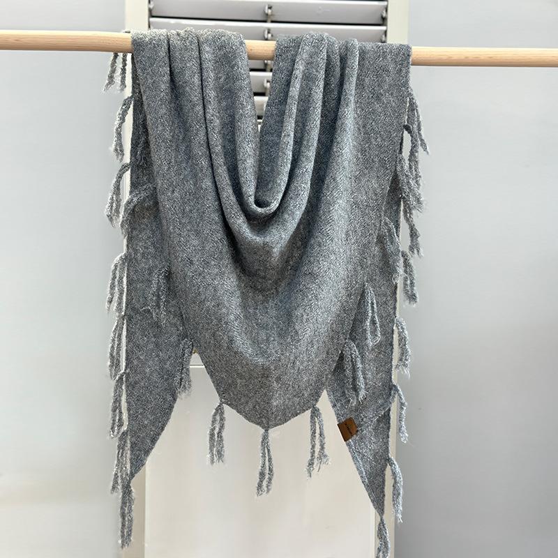 Trendy new scarf women's high-end sense versatile atmosphere wool shawl warm thickened fringed cashmere scarf