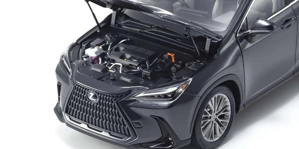 Originální model Kyosho Lexus NX v grafitově černém provedení, hotový produkt v měřítku 1:18, 450 h+