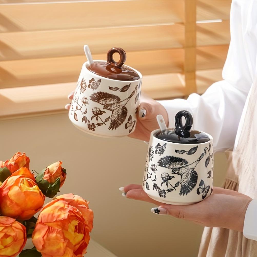 Flower and Bird Ceramic Salt Jar Seasoning Jar Kitchen Salt Shaker Sugar Seasoning Pepper Powder Jars Kitchens Accessories