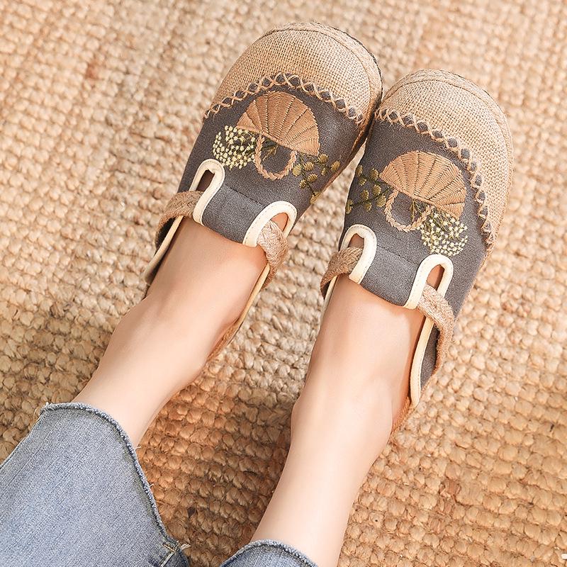 2025 Ethnic Women's Embroidered Outdoor Flat Slippers with Linen Midsole