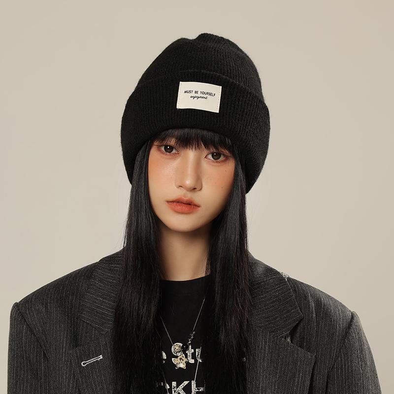 New Patch Letter Knitted Hat Women's Autumn and Winter Fashion Warm Ear Protector Wool Hat
