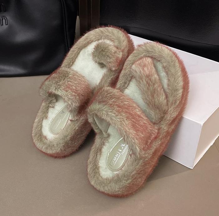 

Flats Women Platform Fluffy Slippers Designer Clip Toe Shoes 2025 Winter Fashion Flip Flops Casual Cozy Home Zapatillas De Mujer 41 зелёный