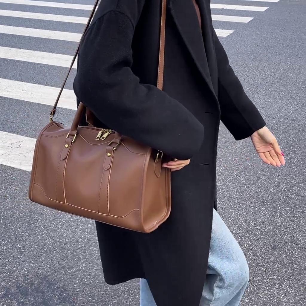 Large Capacity Travel Bag  New PU Shoulder Crossbody Bag For Women's Casual Boston Soft Leather Fashionable Handbag