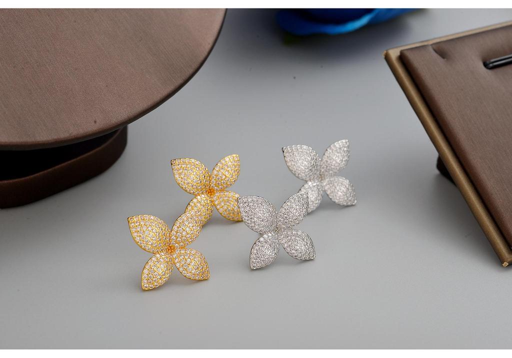 Elegant Light Luxury Full Diamond Flower Openwork Necklace Set - Versatile Jewelry for Women
