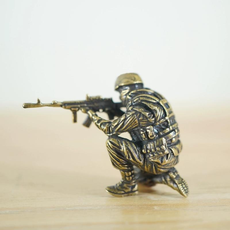 White Copper Brass Military Soldier Figurine Model Desktop Ornament Gift for Lovers of the Armed Forces