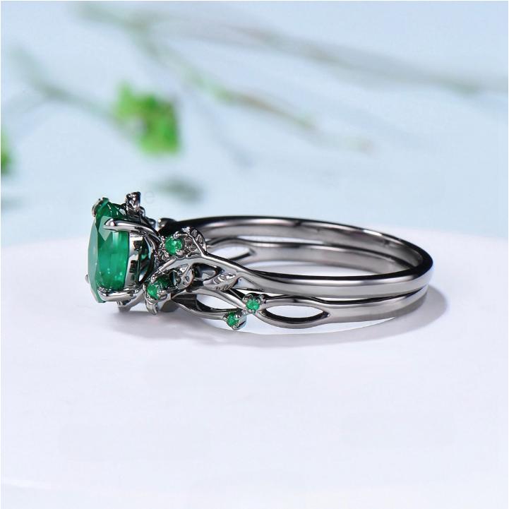 Vintage Style Adjustable Ring Set for Women Elegant Design with Intricate Detailing and Gemstone Accent Suitable for Daily Wear and Special Occasions