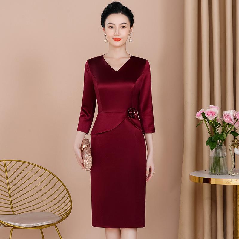 Elegant Autumn V-Neck Slimming Acetate Dress for Moms