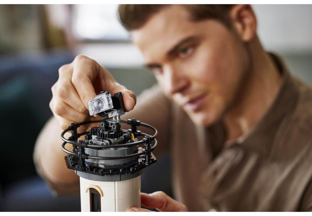 LEGO Ideas – House – Motorized Lighthouse (21335)