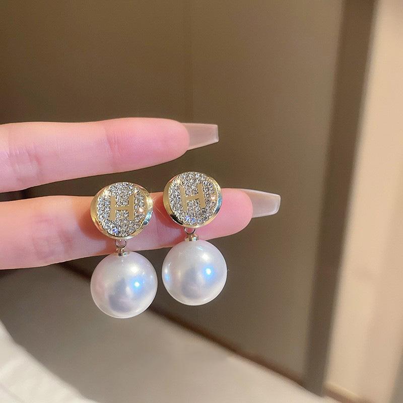 Medieval Vintage Silver Needle Earrings, Temperament Light Luxury Court Style Pearl Earrings Versatile High-end Retro Earrings