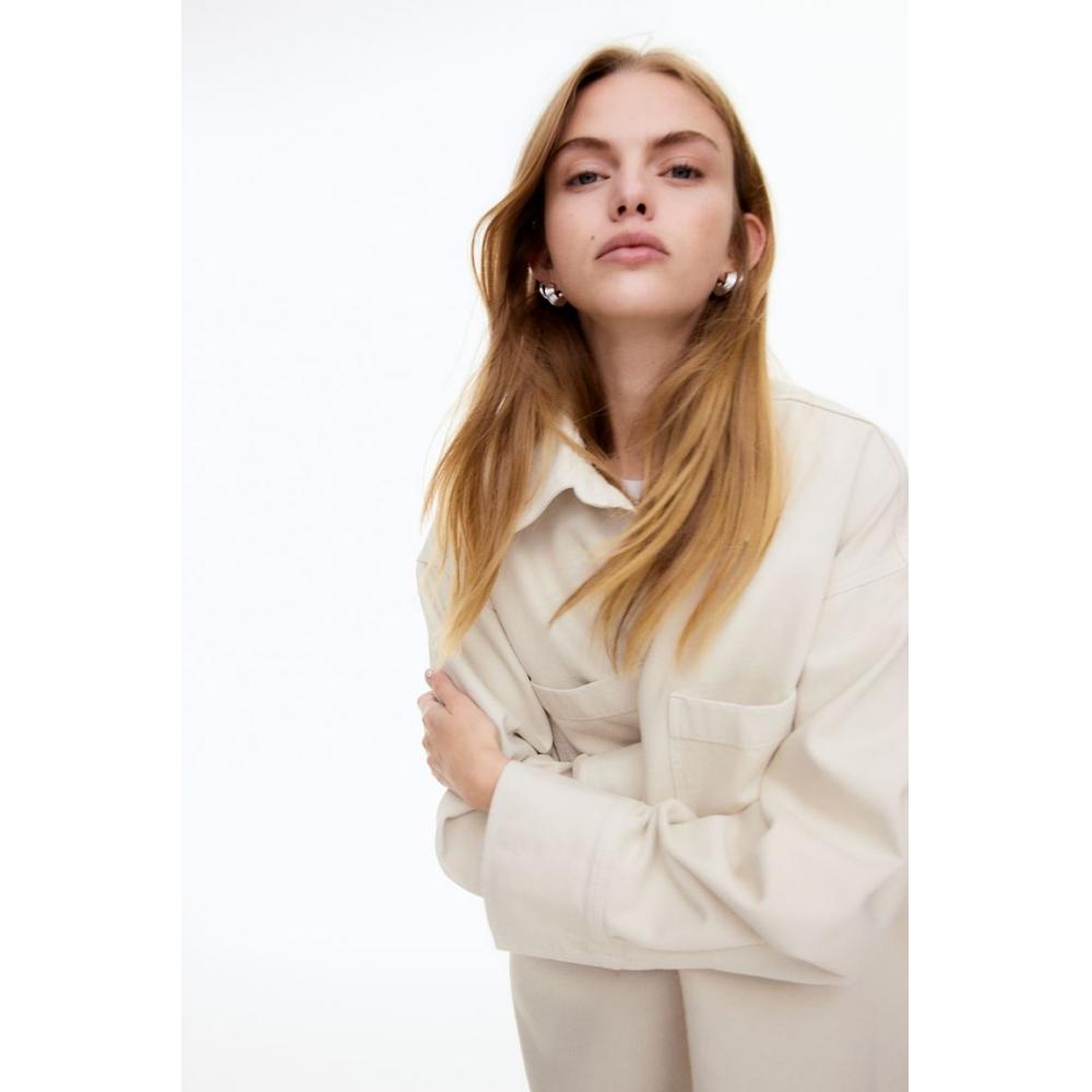 

Джинсовая рубашка оверсайз HM кремового цвета