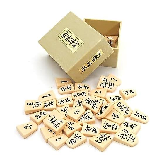 Shogi pieces - Comfortable plastic upper pieces for beginners to shogi and children - Minase calligraphy (four major fonts) in P case
