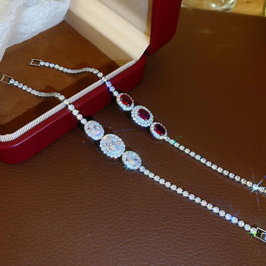 Elegant Zircon Oval Buckle Bracelet - Simple, Versatile, High-End Fashion Jewelry