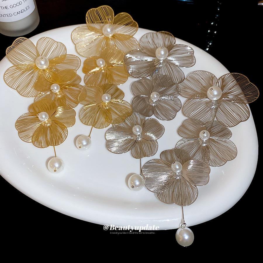 Silver Needle Diamond Flower Pearl Stud Earrings Unique Earrings Exaggerated Earrings Women