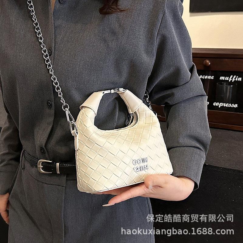 French niche bags, summer 2025 new high-end hand-held women's bags, popular shoulder messenger bags this year