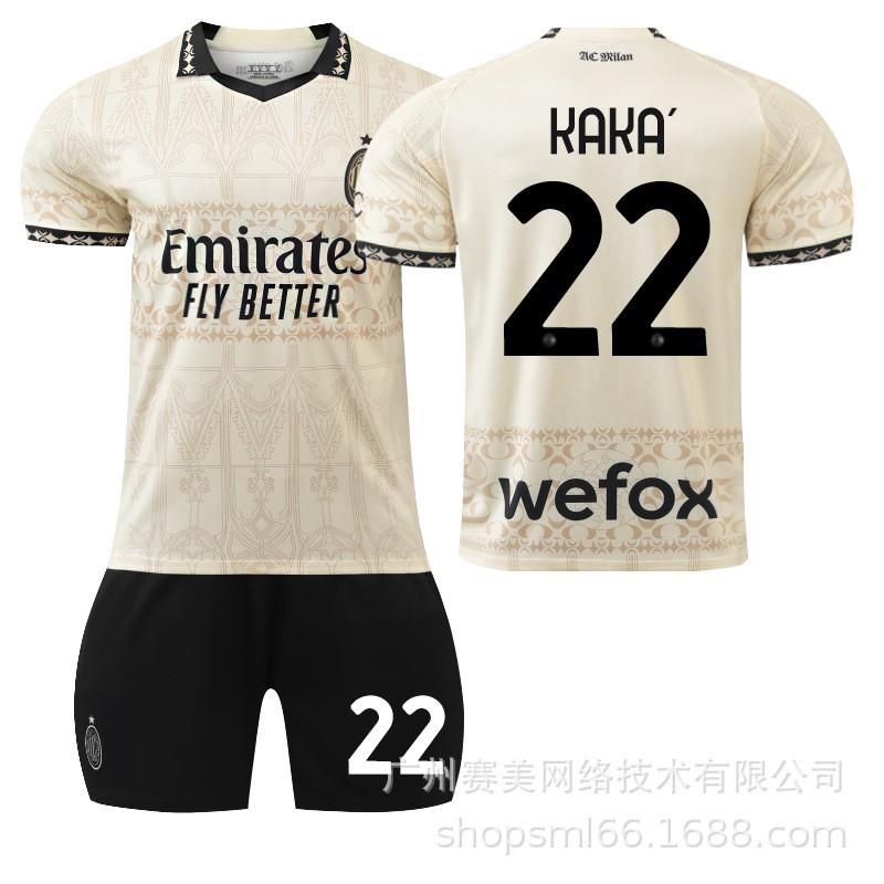 2324AC Milán Fotbalový dres pro čtyři hráče č.. 9 Giroud 10 Leo 11 Ibrahimovic 22 Kaka Sada dresů