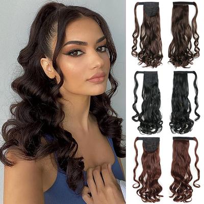 Capelli sia veri che artificiali – Trecce e code