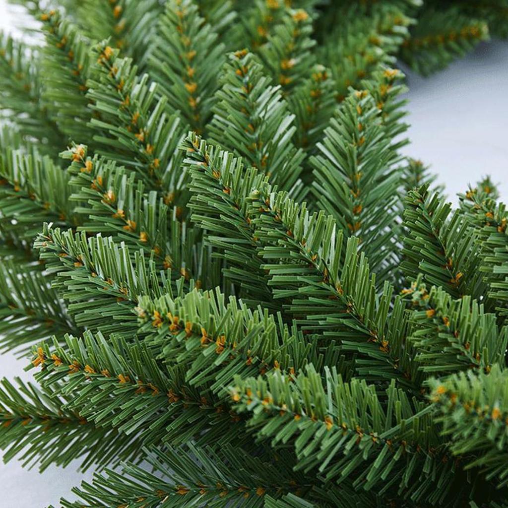 Artificial Christmas Wreath with Pine Cones and Berries