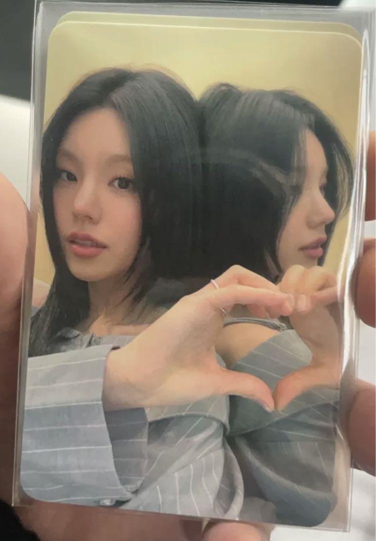 

[USED] ITZY Yeji China Shanghai Pop-Up Makestar Bonus Trading Card 3