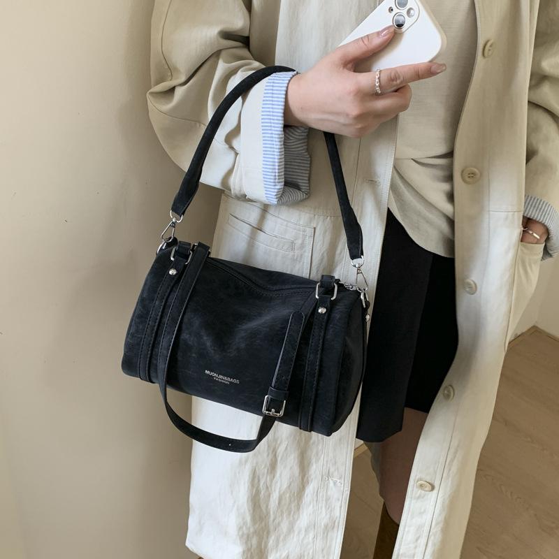 Premium sense niche bag women's autumn and winter 2025 new versatile messenger bag casual explosion ins shoulder pillow bag