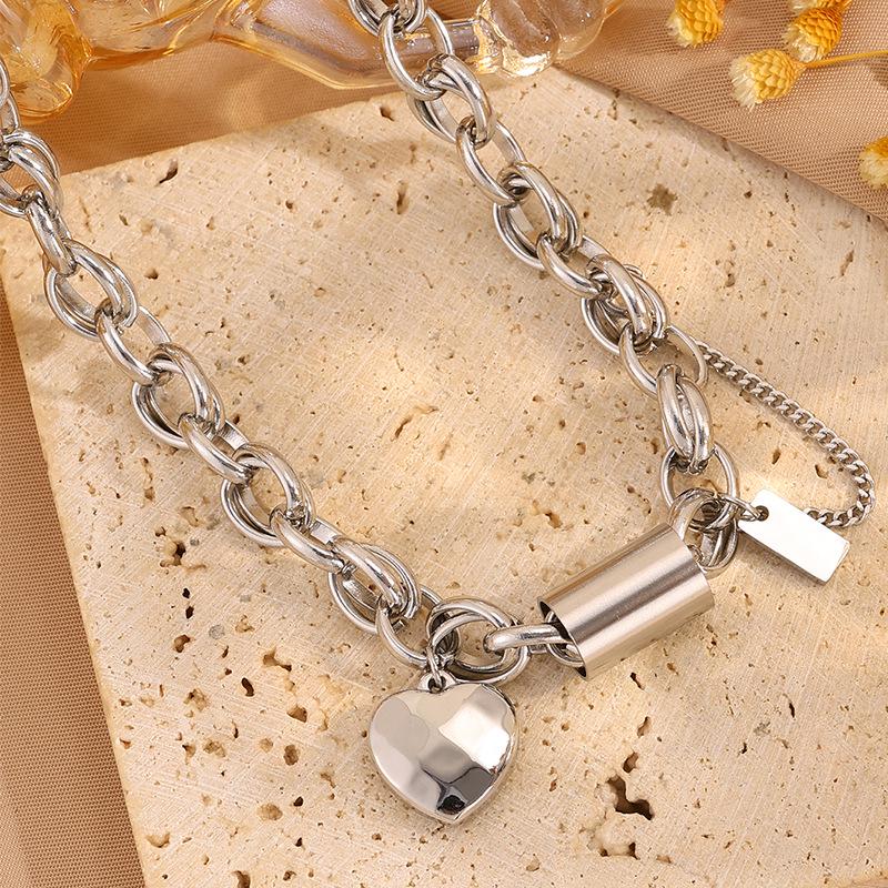 Herz-Ketten-Set (Halskette & Armband) aus nicht verblassendem Titanstahl – Europäischer & Amerikanischer Modeschmuck für Damen