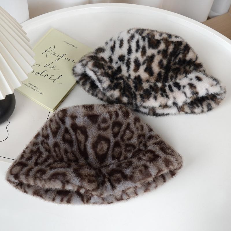 New leopard print plush hat European and American fashion high-end thermal hat children show face small bucket hat