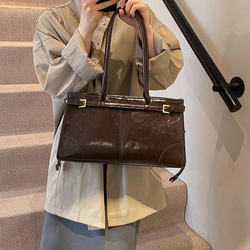 2025 new single shoulder urban simplicity high sense niche exquisite large capacity handbag