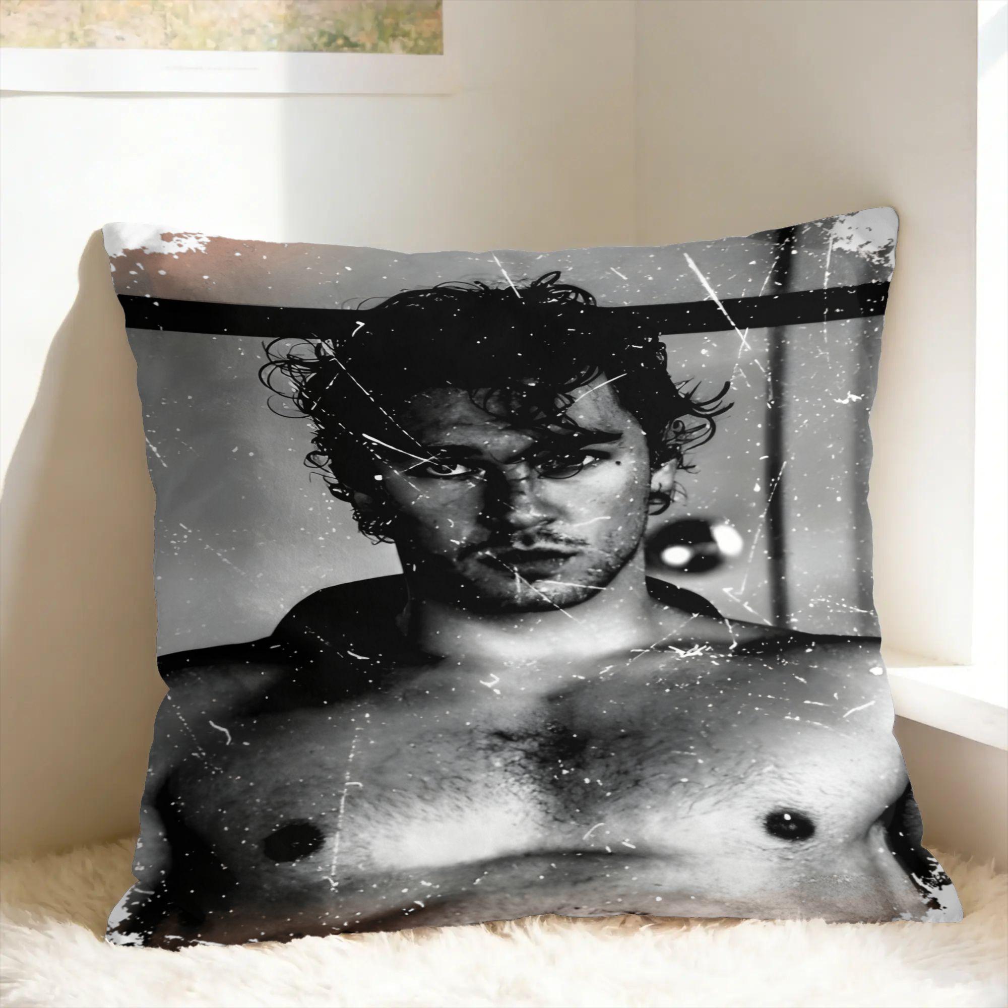 Fine Glasses Unisex New Campus Briar Garrett Graham 44 Pillowcases Retro Trendy Pillow Case For Couch Sofa Bedroom Comfy Pillow Cover