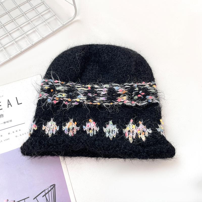 New Wool Beanie Hat for Women in Autumn and Winter Small Fair Island Split Knitted Hat Simple Temperament Warm and Piled Hat