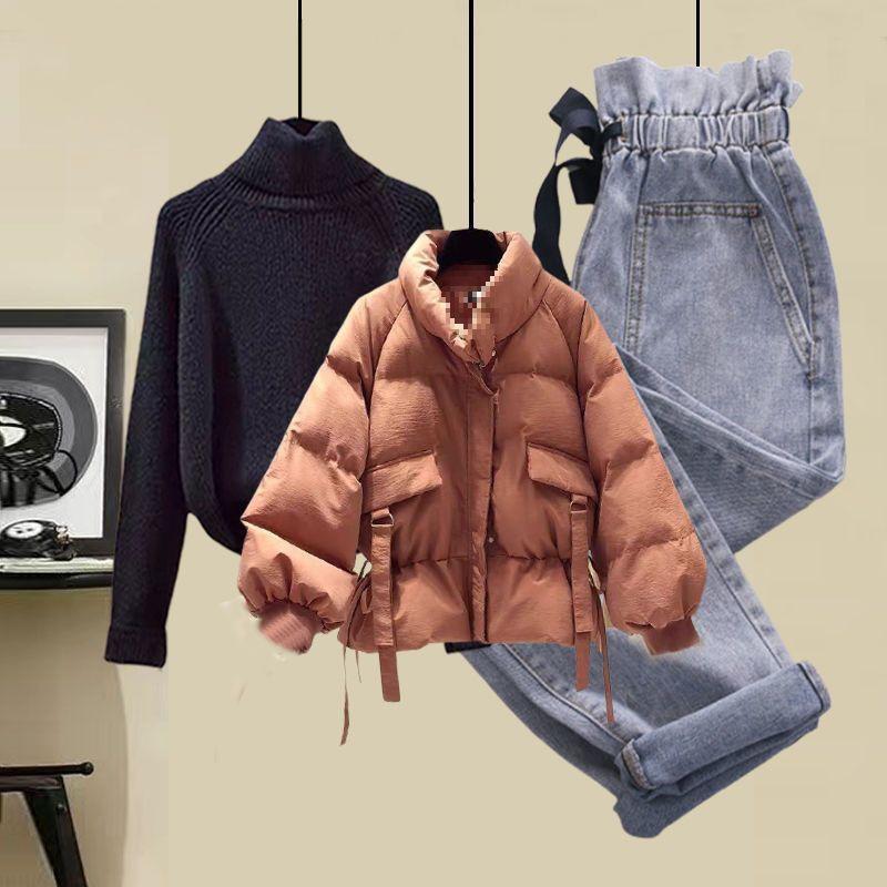 

Модний зимовий жіночий комплект: Пальто, Светр та Джинси M