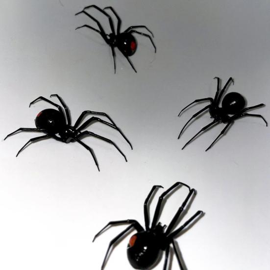 1/2/4/6Pcs Magnetic 3D Spider Decoration Scary Realistic Black Spider Halloween Prank Props Garage Door Mailbox Locker Refrigerator Magnet Fake Spider