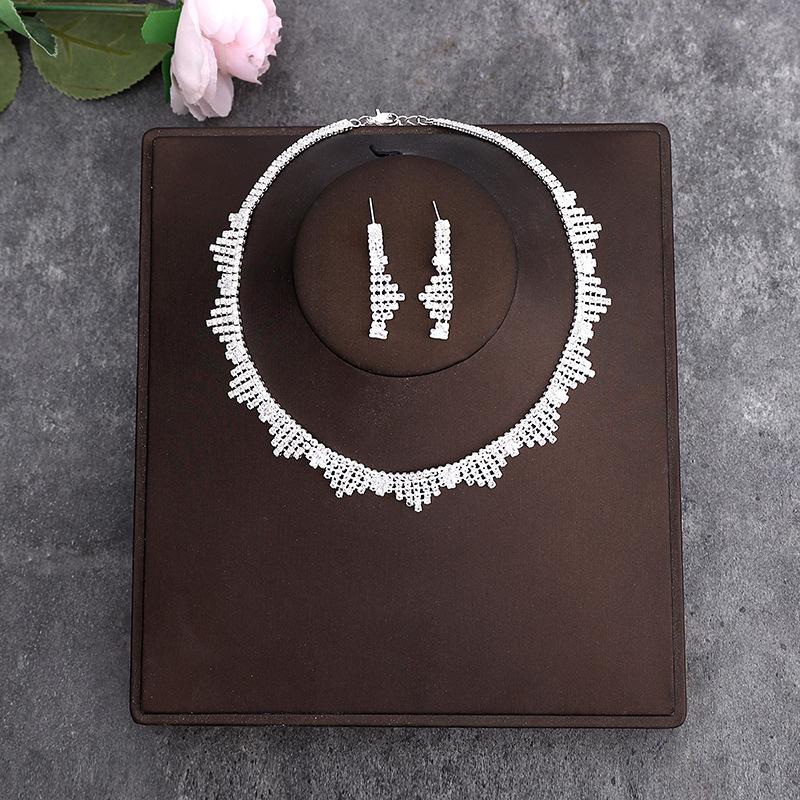 Set di Collana e Orecchini alla Moda in Stile Coreano: Accessori Perfetti per Matrimonio Sposa