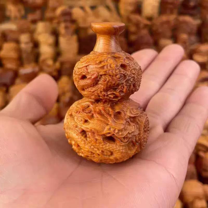 

6.7*4cm Natural Aged Thuja Wood Carved Dragon Wrapped Gourd Hand Piece, Auspicious Ruyi Fu Lu Figurine, Home Desktop Decor Ornament