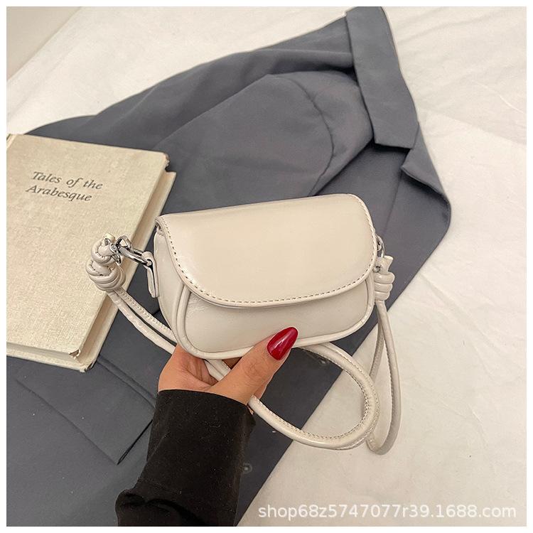 

Korean version ins small bag women 2025 new mini hand carry mouth red envelope niche design single shoulder messenger bag square bag белый