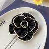 Brose Noi cu Flori din Material Textil pentru Femei Stratificate Insignă pentru Sacou Costum Pulover Ace de Rever Negru Alb pentru Femei Accesorii Bijuterii de Lux