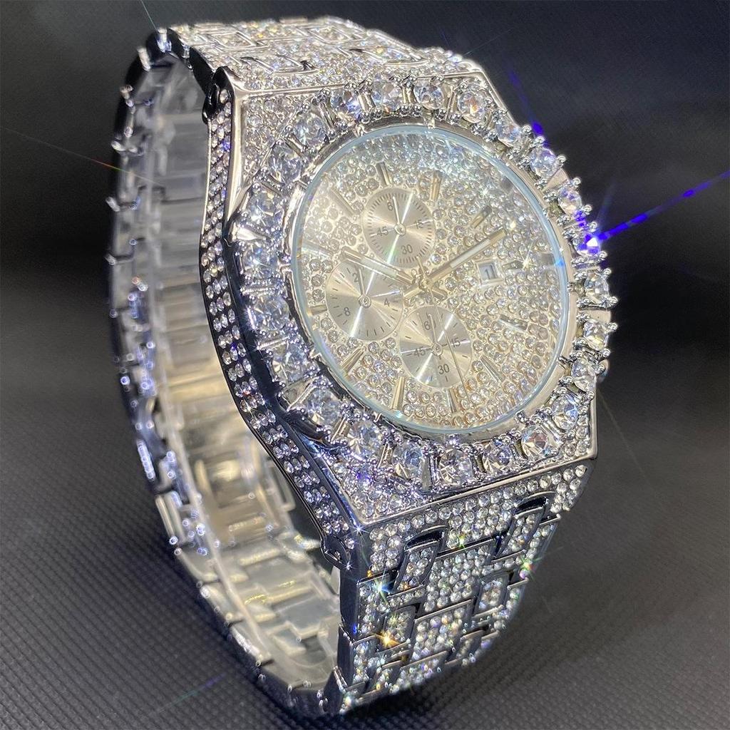 Luxus Volldiamant Goldton Chronograph Herren-Quarz-Uhr Bling Kristall Zifferblatt & Armband mit Datumsanzeige Hip Hop Streetwear Stil