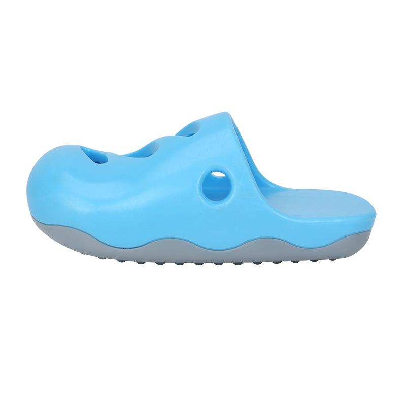 

1pc cute hole shoe shaped pet bath brush, pet bath toy for biting and relieving boredom, suitable for cats and dogs