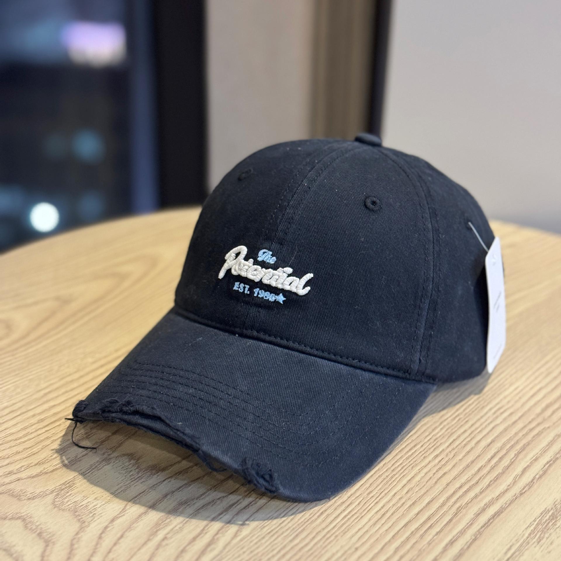 

2026New Korean-style trendy brand letter-embroidered washed distressed soft-top baseball cap for men and women, high-quality duckbill cap Adult54-60Adjustable чёрный