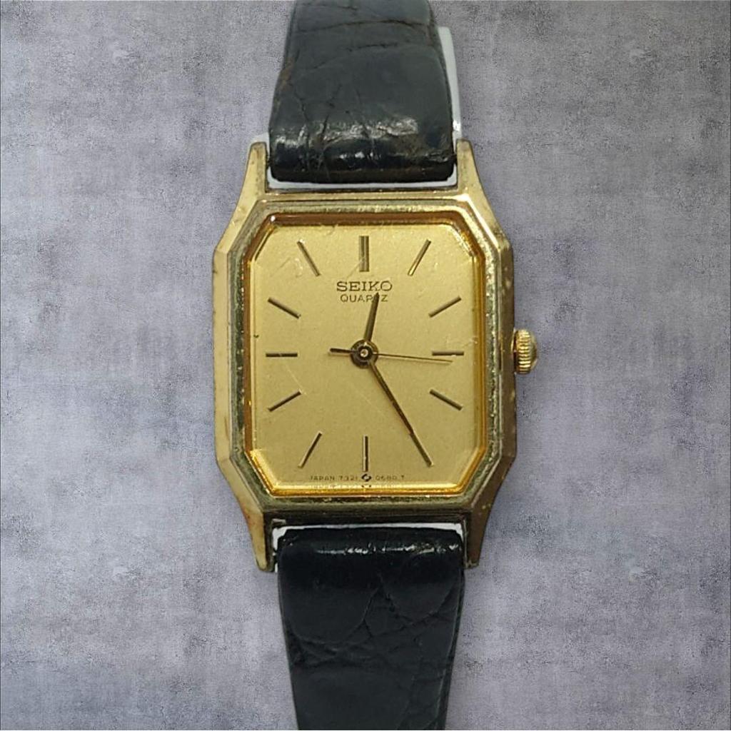 Used New battery SEIKO Octagon gold case ladies