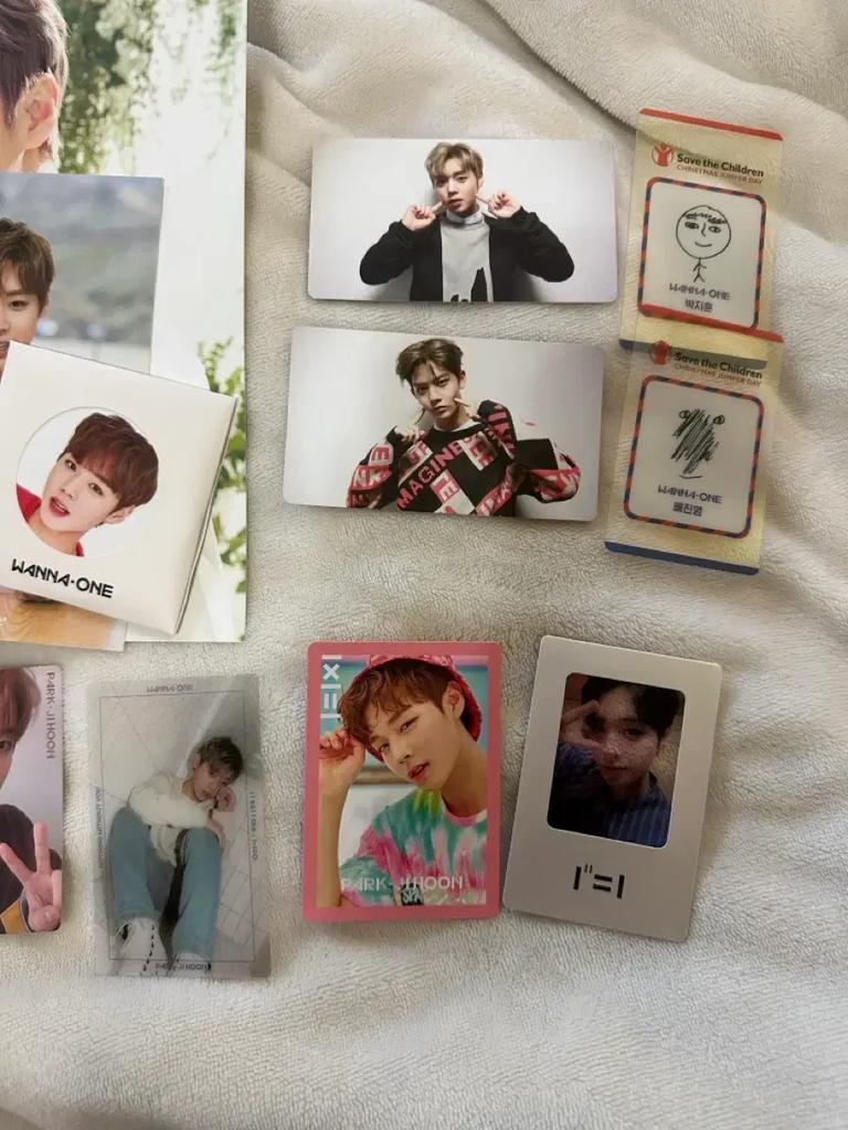 Park Ji-hoon and Bae Jin-young merchandise available at Pokka.