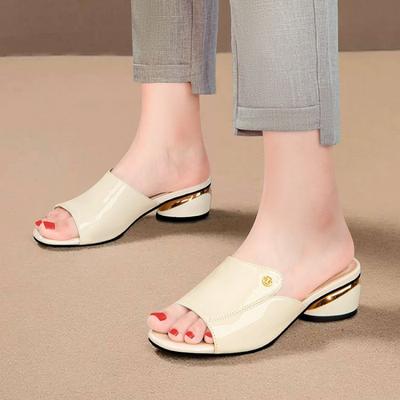 Sandálias de tamanho grande femininas salto médio salto grosso verão novo sapatos femininos couro macio chinelos frescos moda boca de peixe sapatos femininos