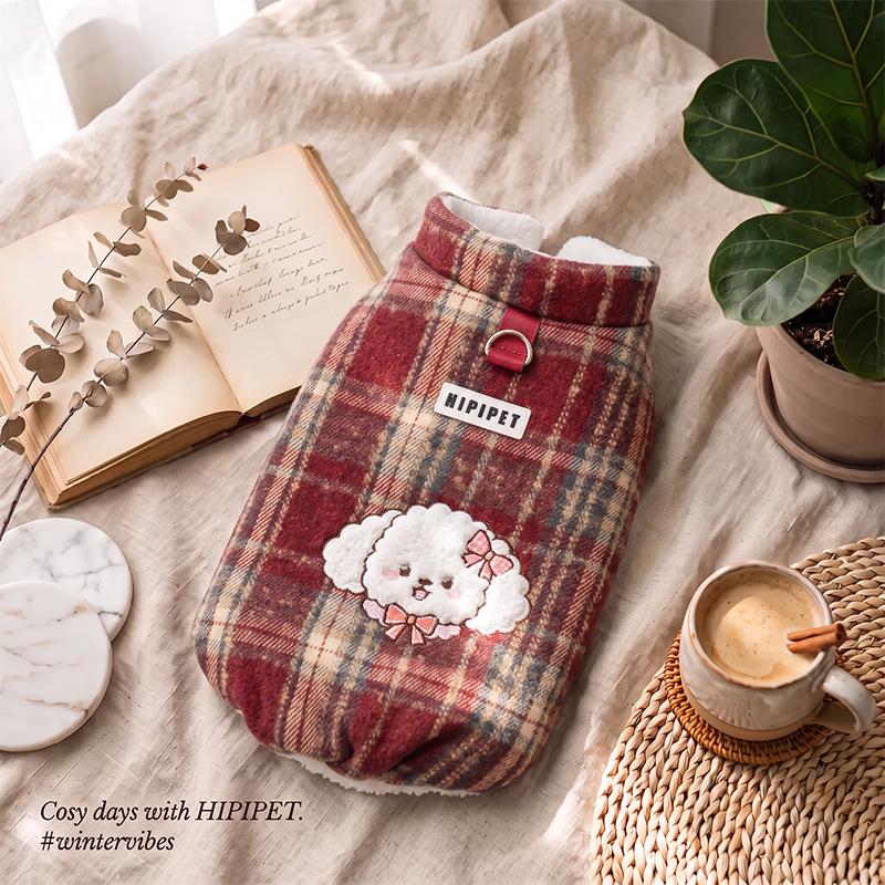 Autumn and winter dog clothes, thickened warm, quilted cotton pockets, traction cat pets, bear four-legged cotton-padded clothes, dog clothes.