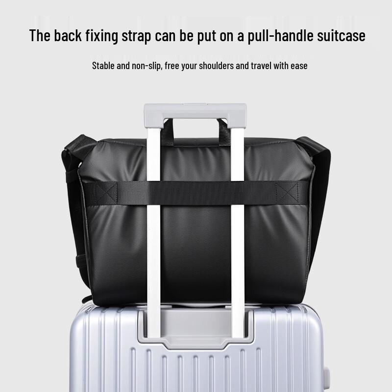 JEEP Men's Laptop Messenger Bag