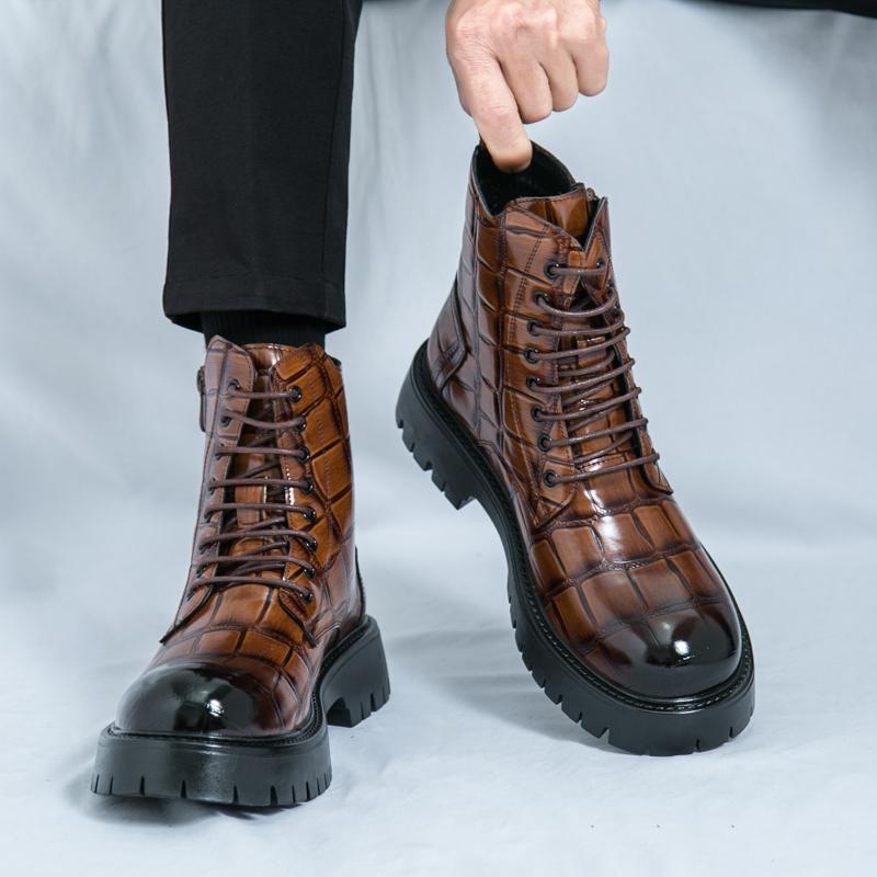 Men's British-Style High-Top Leather Boots: Autumn/Winter Martin Boots with Thick Soles & Lace-Up Design.