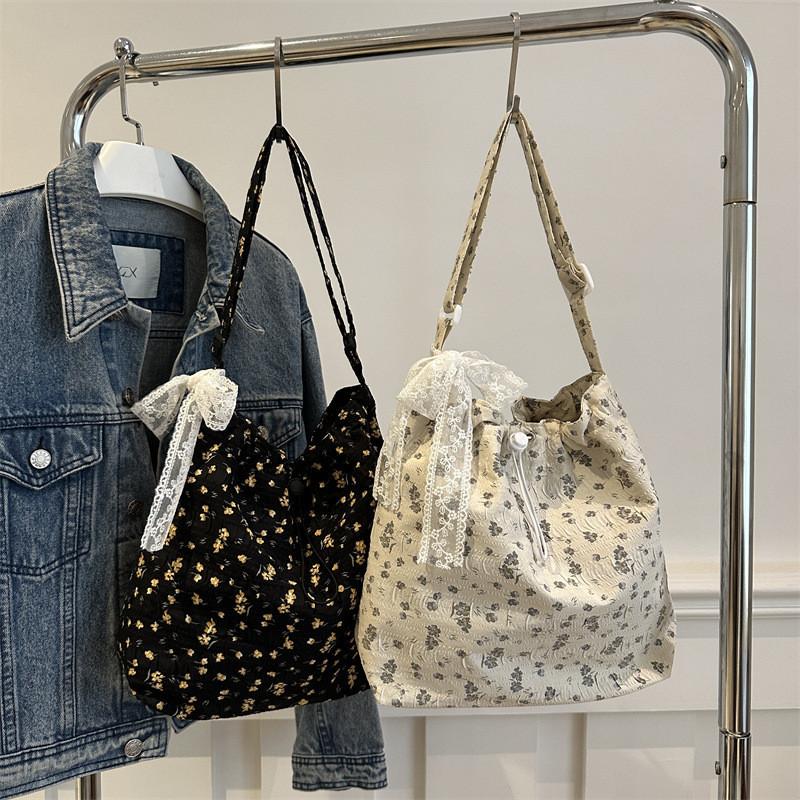 Stylish Korean-inspired Floral Sling Bag With Spacious Design For Everyday Use