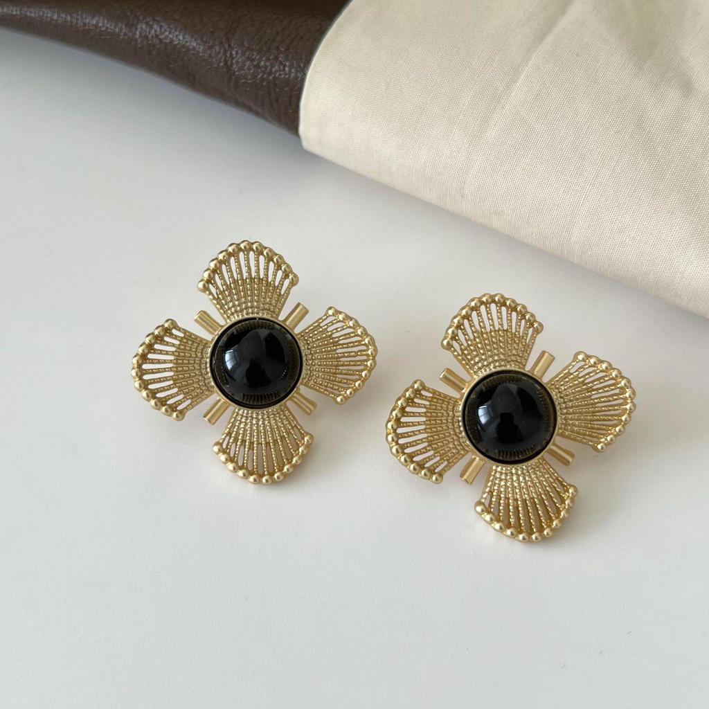 Retro French Luxe Matte Four-Leaf Flower Hollow Design Earrings for Women