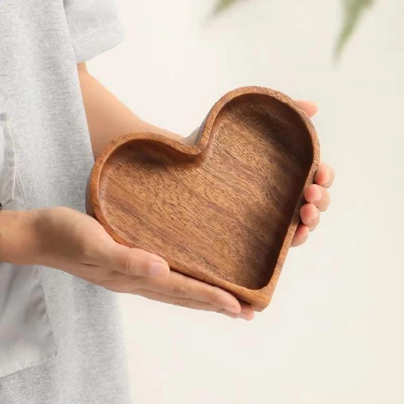 Herzförmige Teller, Dessertschalen, Sushi-Servierschalen, Süßigkeitenschalen, dekorative Holzpaletten, zum Dekorieren von Süßigkeitenschalen zum Valentinstag